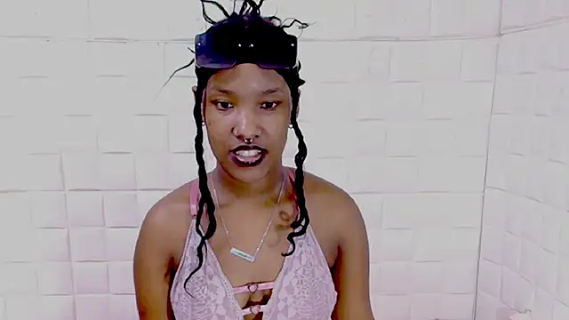 EroticSexyPrada webcam