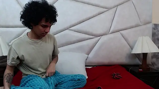 Nyx_and_Arian webcam