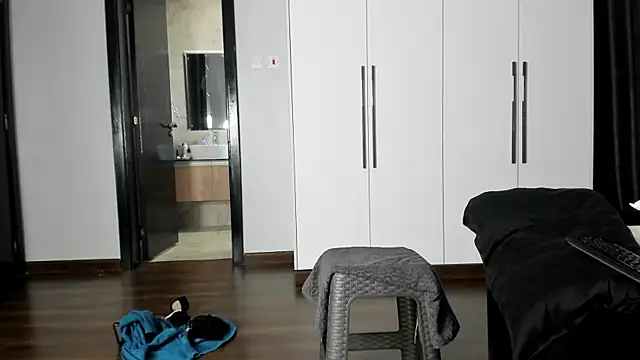 naughty_bigass webcam