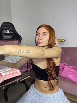 stormi_th (F teen) - rub the clith with domi