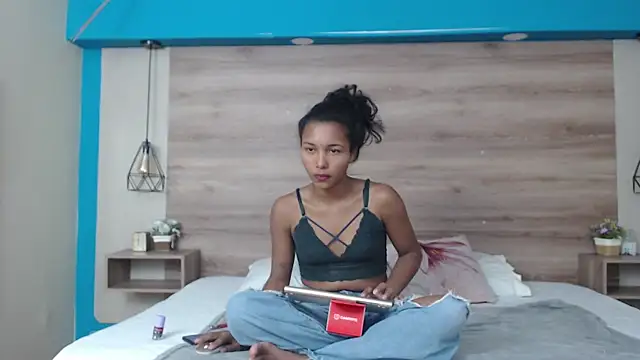 Lili_Lavander webcam