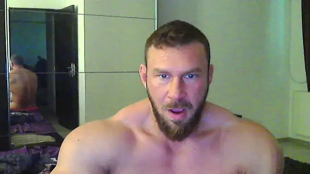 muscularkevin (M young) - 25 flash,creamy cum at goal :x