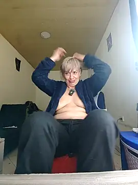 MARILYNMADELENAKOVANOVA webcam