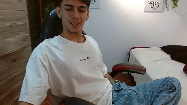 AmethystShadow17 webcam