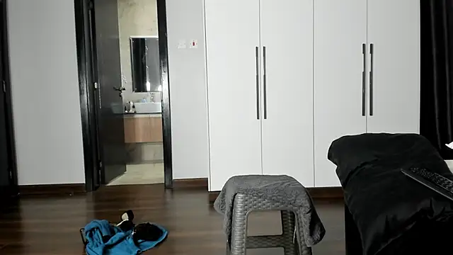 naughty_bigass webcam