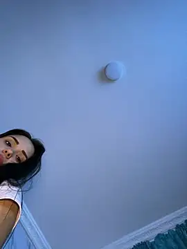 Webcam Model (Kimmymadison-)  is live.Free join now!