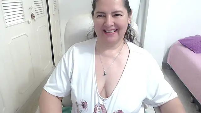 leonela_69 webcam