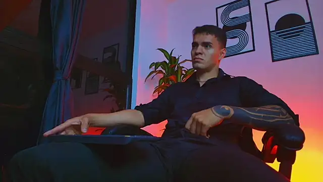 ALPHA_DOMINUS_ webcam