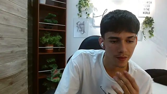 AmethystShadow17 webcam