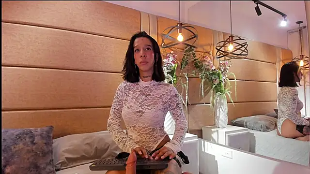 isabellaphil - IsabellaPhil's free webcam - UK Sex Cams