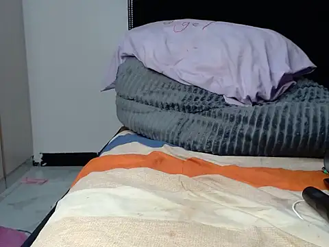 sexxyykittyy (Ask my age) - fuck pussy and squirt