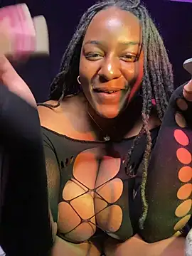 GirthGoddessCoco webcam