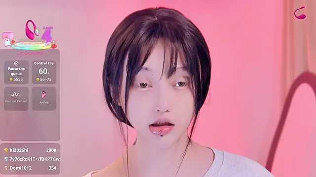 美女Yr_kitten_333在线直播