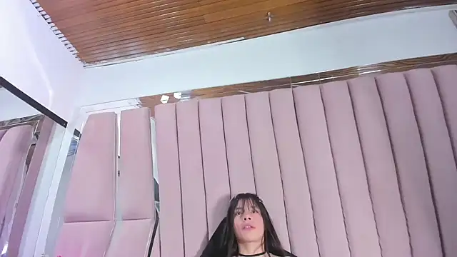 Sasha_Petitte webcam