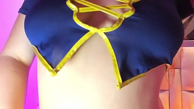 megan_whitee__ webcam