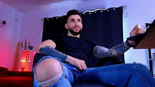 MightyAaron66 webcam