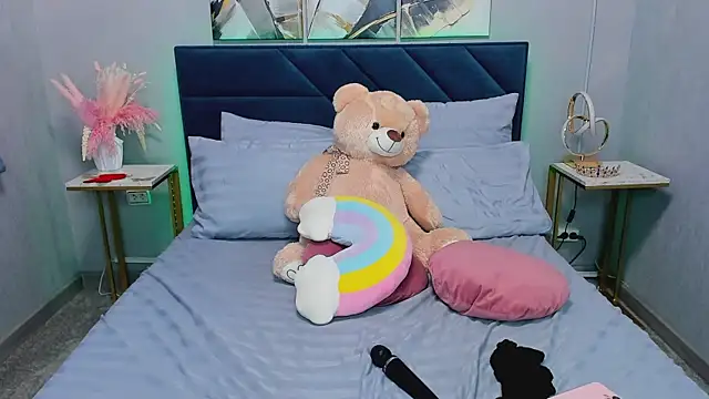 Curvy_Dynamite_ webcam