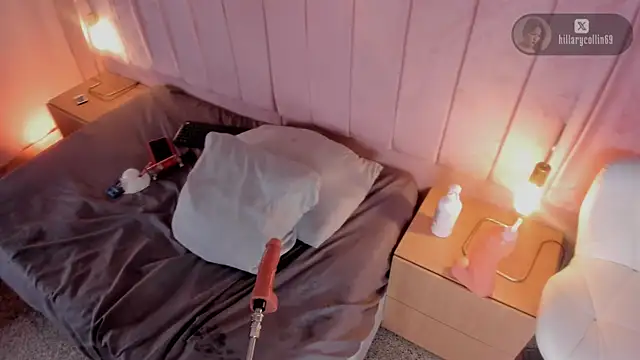 Hillary_Collins1 webcam