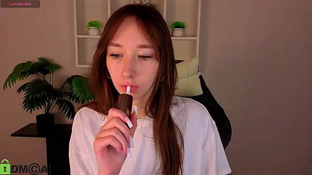 Miche1le_Allenne webcam