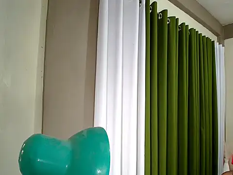 petitetsbigloads webcam