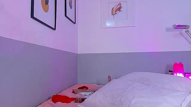 curvybuffgirllll webcam