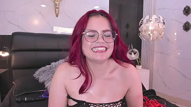 Celeste_Noirr webcam