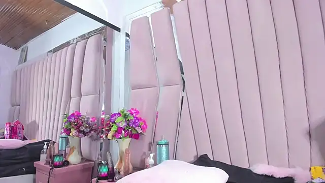 Sasha_Petitte webcam