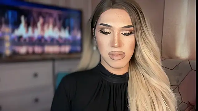 ts_glamxx (T young) - I NEED SOMEONE TO CUDDLE <3