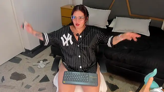 juana_valkiria webcam