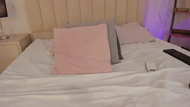 LilithHarperr_ webcam