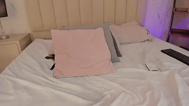 LilithHarperr_ webcam