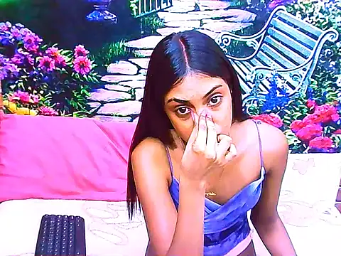 IndianPretty14u2Luv webcam