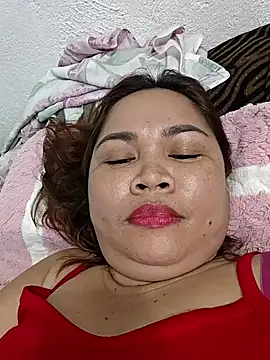 Webcam Model (Sweetlorie_83)  is live.Free join now!