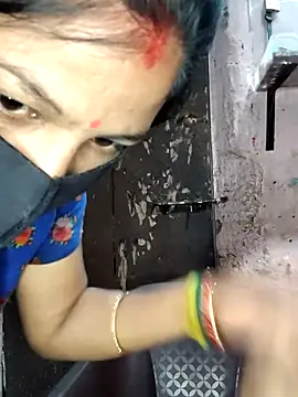 Webcam Model (Hotcouplepriya)  is live.Free join now!