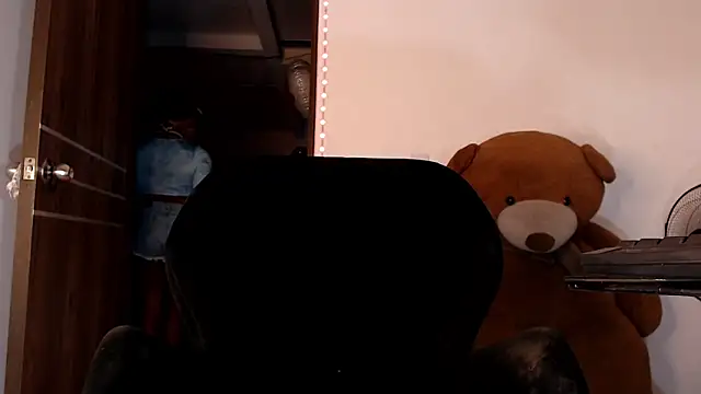 mistressbigcock777 webcam