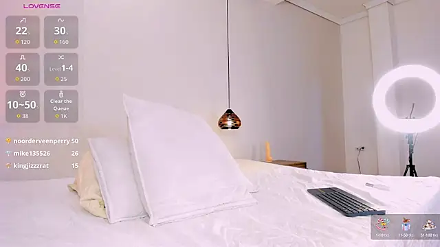 REINA_ADAHARA's live cam