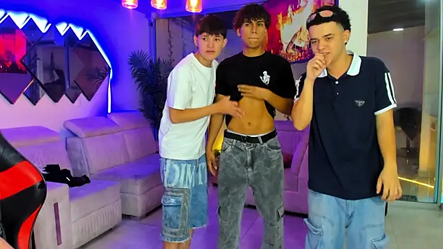 Houseofwarrios webcam