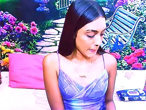 IndianPretty14u2Luv webcam