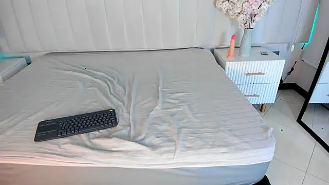 Sophia_Gloss webcam stripchat model stream image