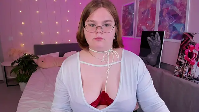 Maneela_Kennedy webcam