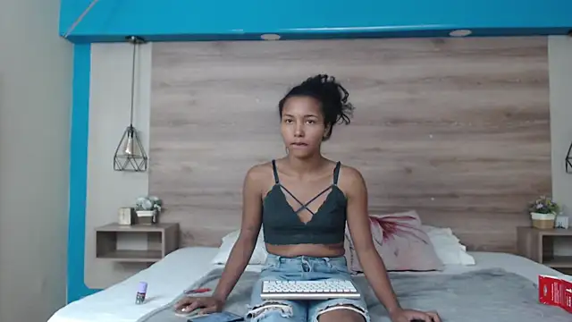 Lili_Lavander webcam