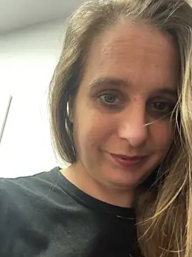 Webcam Model (Chantalee)  is live.Free join now!