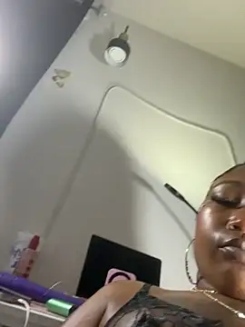 MakeMeCumAsia webcam