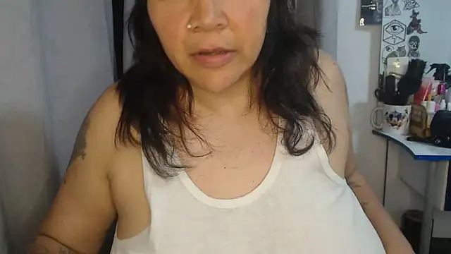 Naia_queen25 webcam