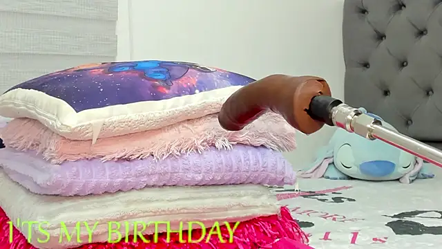 Elizabeth_18_ webcam