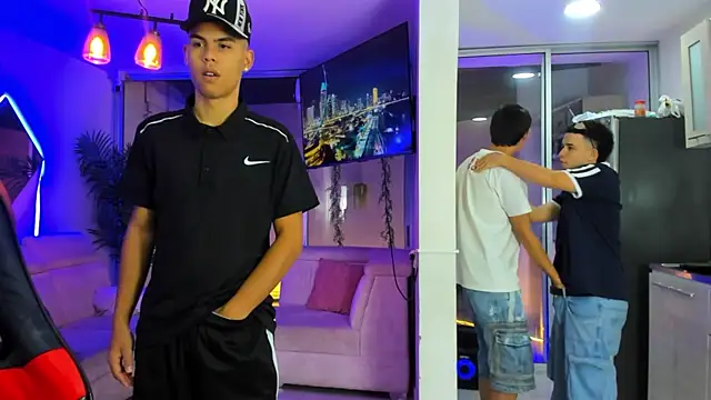 Houseofwarrios webcam