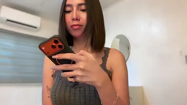 GenesisCastillano live sex cam