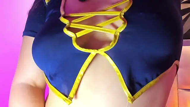 megan_whitee__ webcam