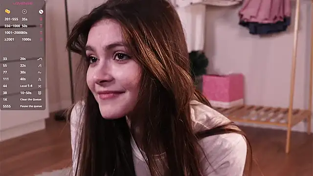 CherlyGuss live sex cam