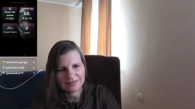 Mirabelle_Velvet webcam